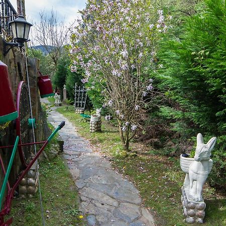 Adeko Hotel Баракалдо Екстериор снимка