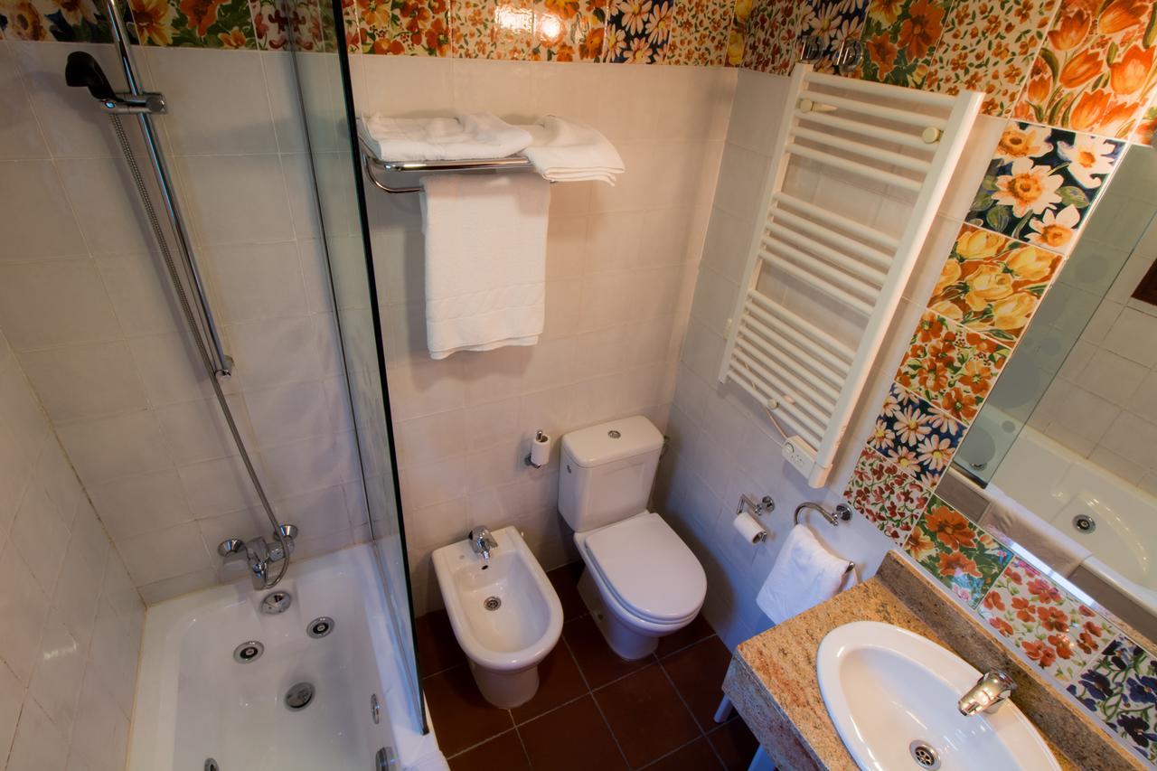 Adeko Hotel Баракалдо Екстериор снимка