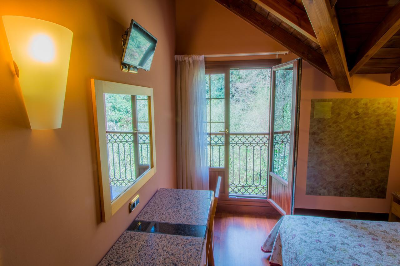Adeko Hotel Баракалдо Екстериор снимка