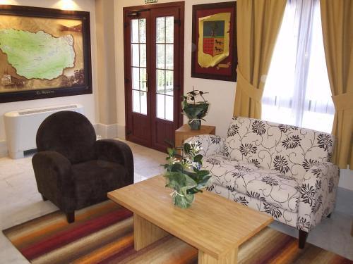 Adeko Hotel Баракалдо Екстериор снимка